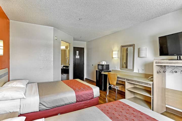 Room 12 of 36