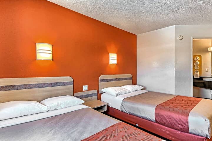Room 11 of 36