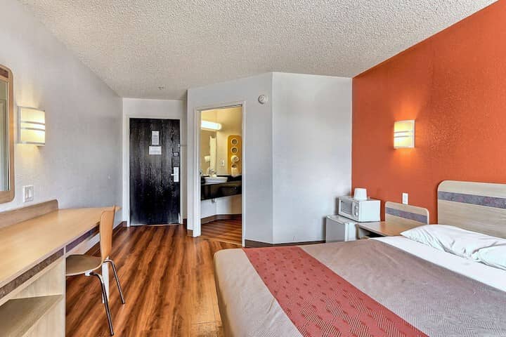 Room 9 of 36