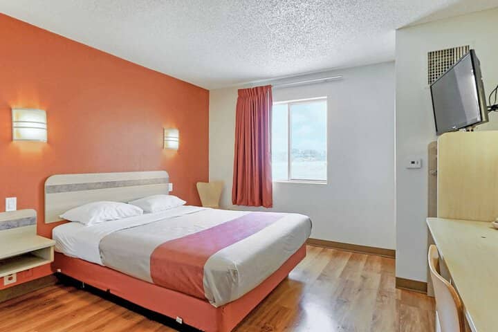 Room 15 of 36